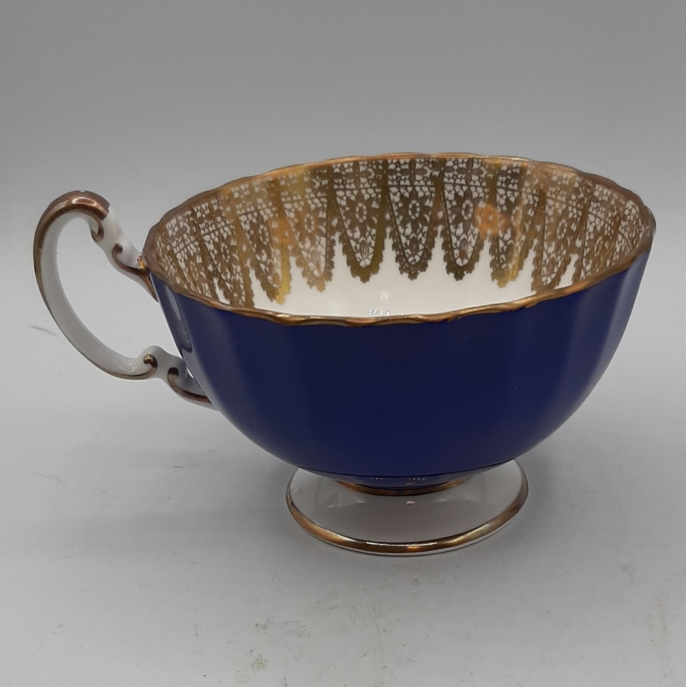 Vintage Aynsley Bone China Tea Cup and Saucer Cobalt Blue and Gold 2469 - Picture 5 of 10